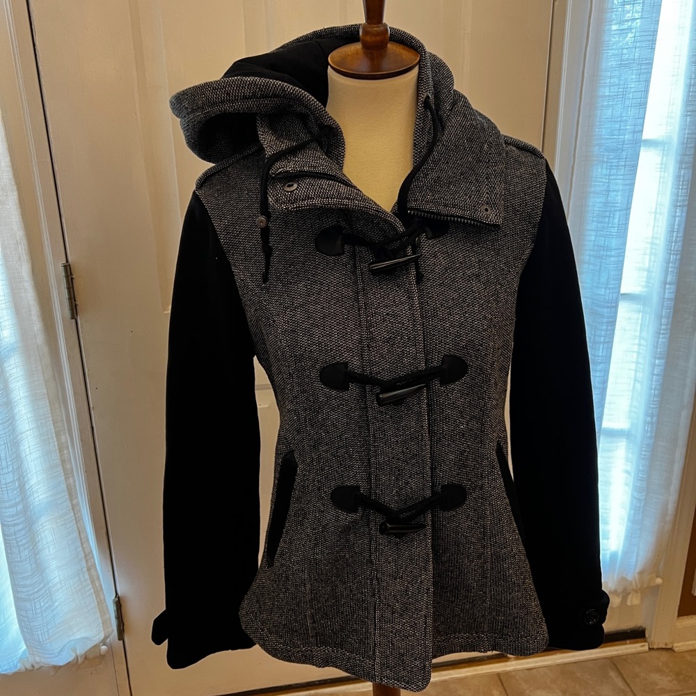 Sebby Jacket Black and White Zip Up with Toggle Front in Large